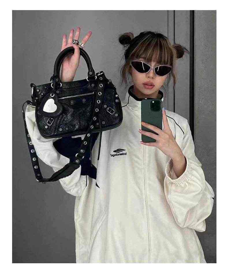 Balenciaga Small Le Cagole Xs Shoulder Bag(W) - ASCHIEF