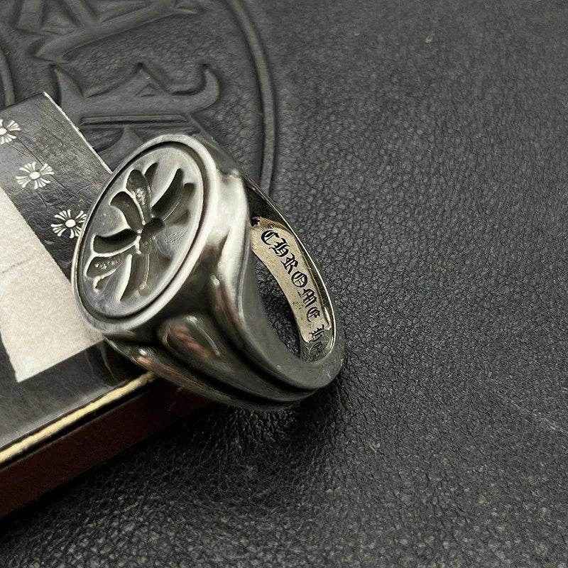 Chrome Hearts Oval Signet Ring – Cross Fleur Engraved (U) - ASCHIEF