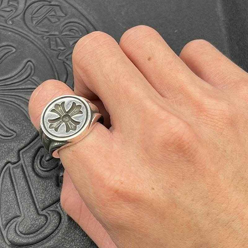Chrome Hearts Oval Signet Ring – Cross Fleur Engraved (U) - ASCHIEF