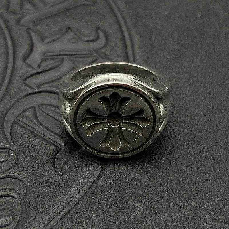 Chrome Hearts Oval Signet Ring – Cross Fleur Engraved (U) - ASCHIEF