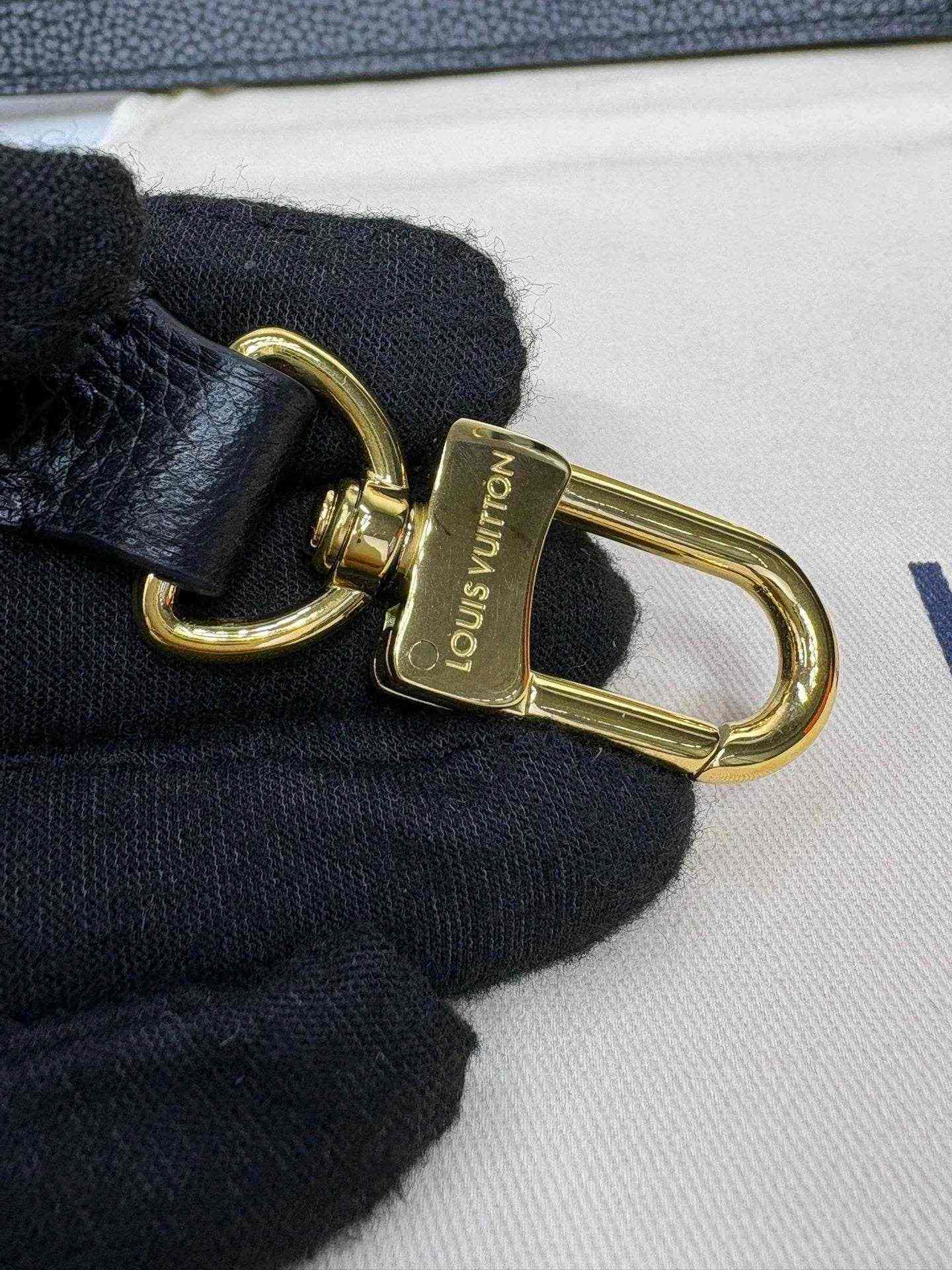 Louis Vuitton Métier Éclat MM(W) - ASCHIEF