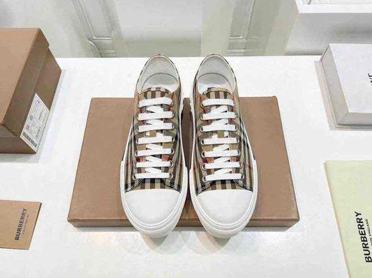 Burberry Iconic Crestwalk Low Sneaker (Women) - ASCHIEF